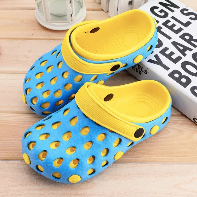 2017 New authentic Warrior hole slippers couple sandals mules and clogs garden shoes for  women breathable beach shoes