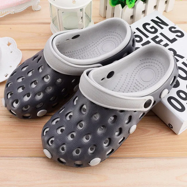 2017 New authentic Warrior hole slippers couple sandals mules and clogs garden shoes for  women breathable beach shoes