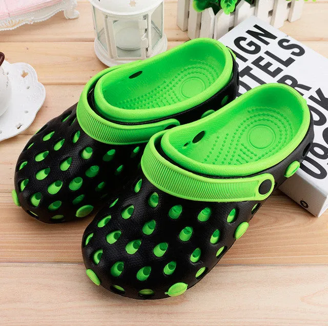 2017 New authentic Warrior hole slippers couple sandals mules and clogs garden shoes for  women breathable beach shoes