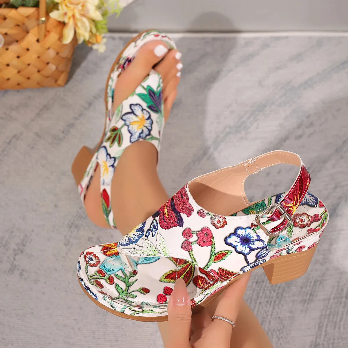 Trendy Floral Mid Platform Casual Heels