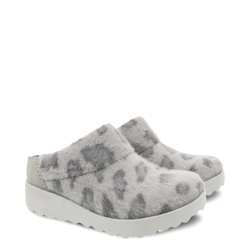 Women's Dansko Lucie Color: Grey Leopard Wool