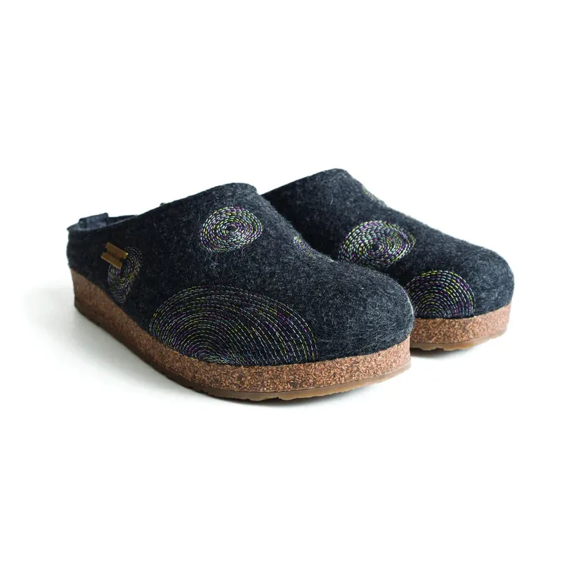 Women's Haflinger Spirit Color: Navy