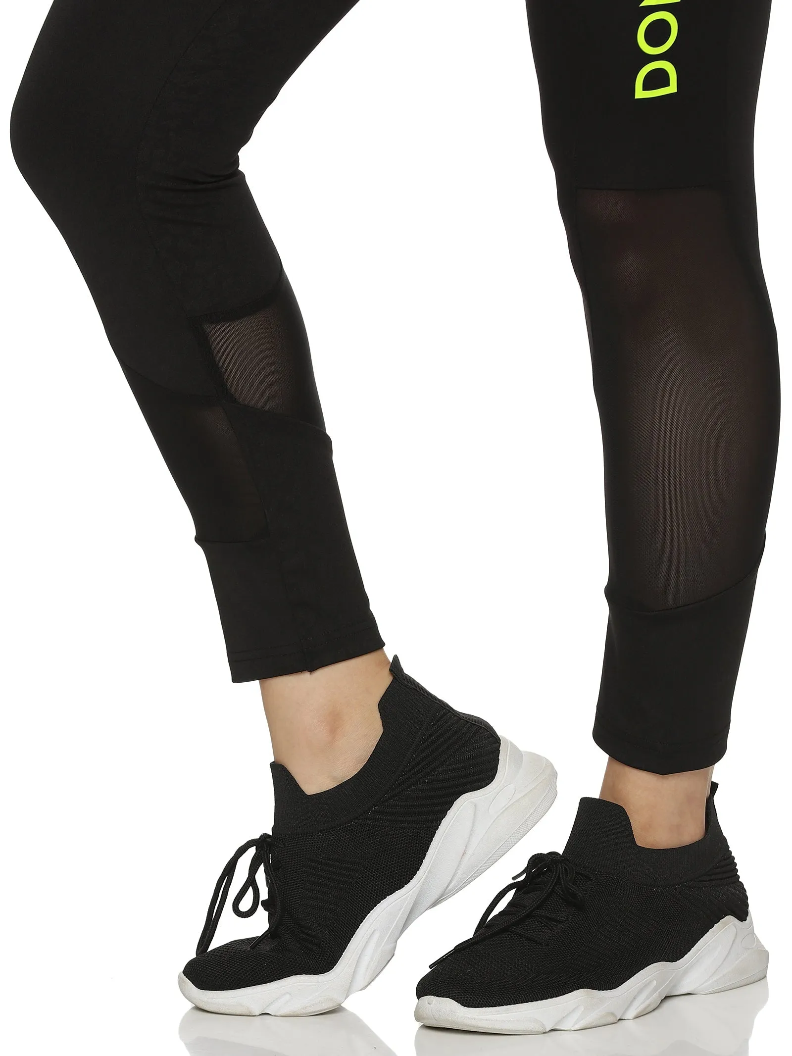 Women's Slim-fit Black Training Tights with Elasticated waist.